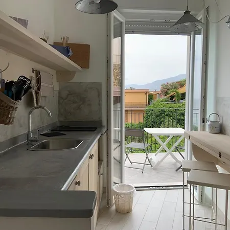 Apartment La Terrazza Sul Mare Da Mery *