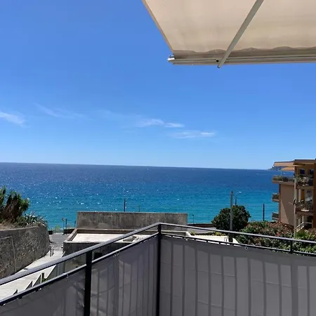 Apartment La Terrazza Sul Mare Da Mery *
